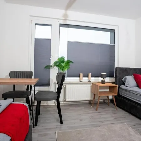 Livemore24 - 2 In 24-7 Check-in * Duisburg