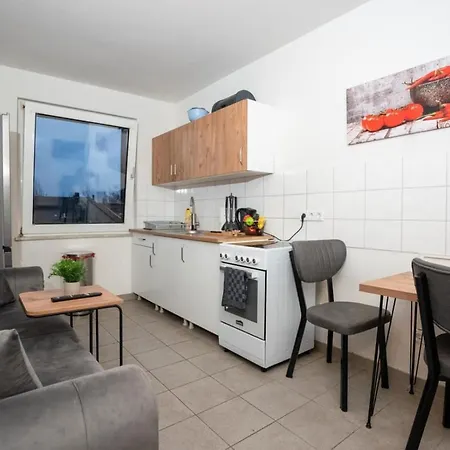 Livemore24 - 2 In 24-7 Check-in Apartment *