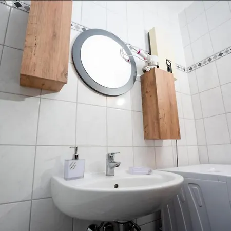Apartment Livemore24 - 2 In 24-7 Check-in Duisburg