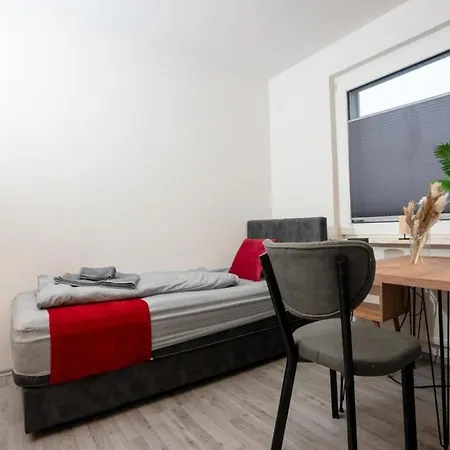 Livemore24 - 2 In 24-7 Check-in * Duisburg